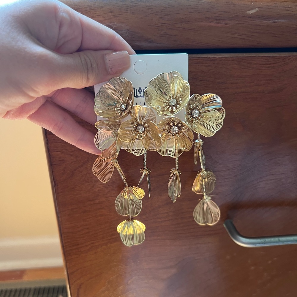 Elegant Gold like Floral Drop Earrings
